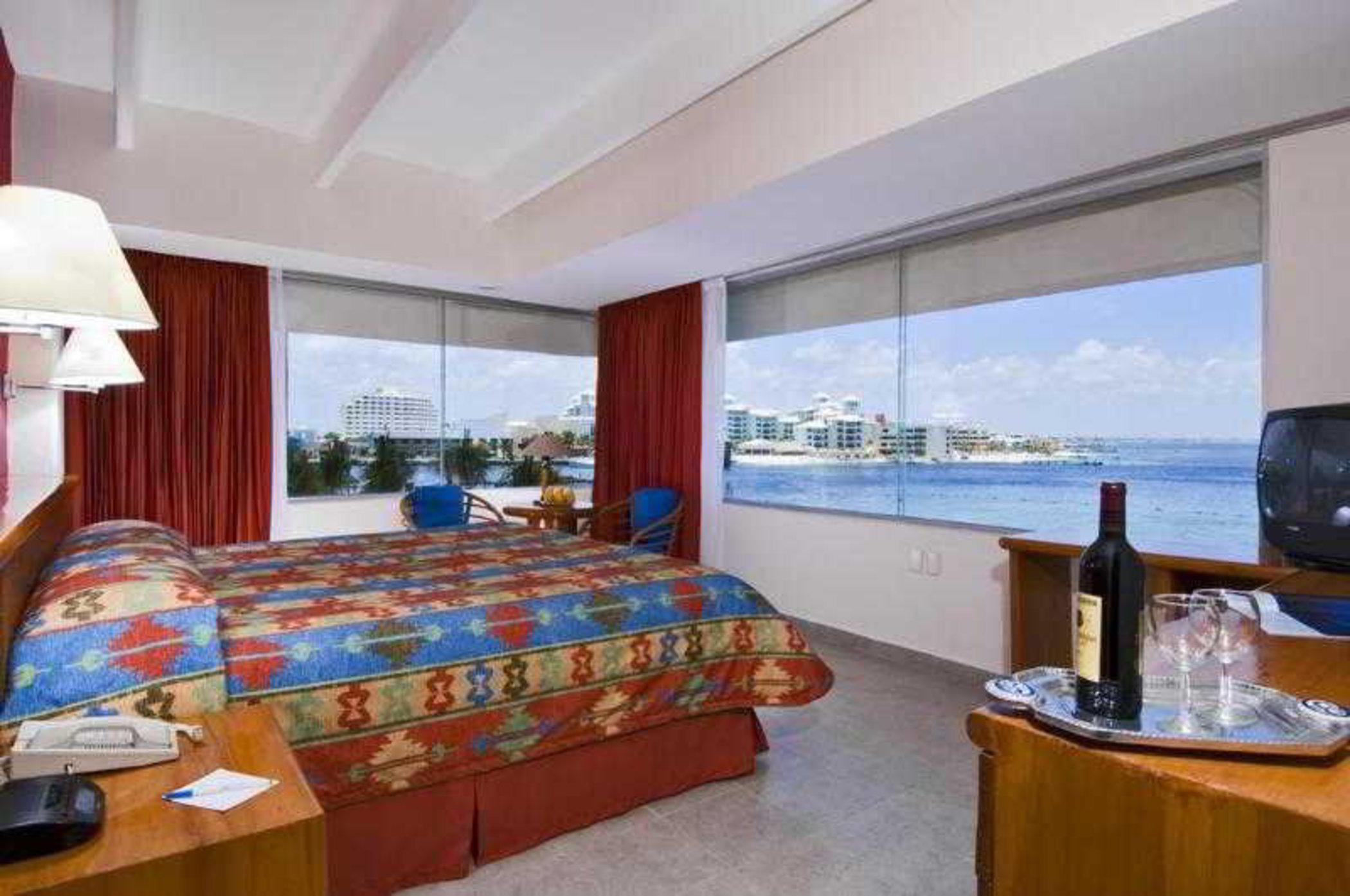 Oasis Palm Hotel Cancun Exterior photo