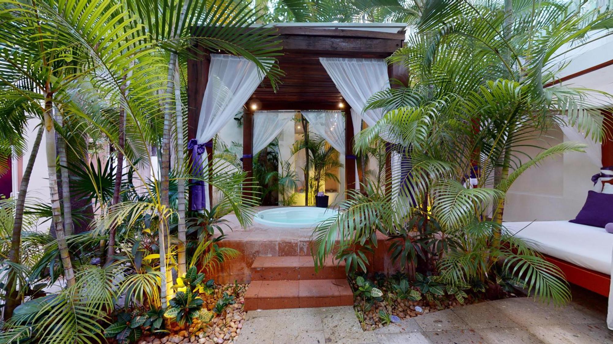 Oasis Palm Hotel Cancun Exterior photo