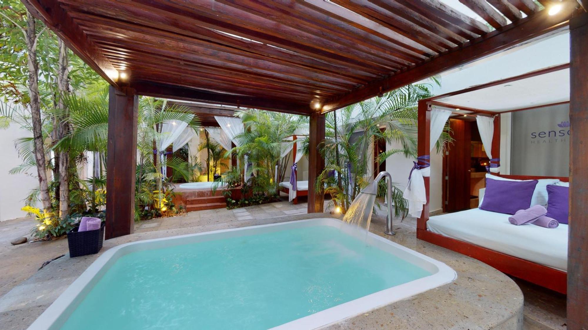 Oasis Palm Hotel Cancun Exterior photo